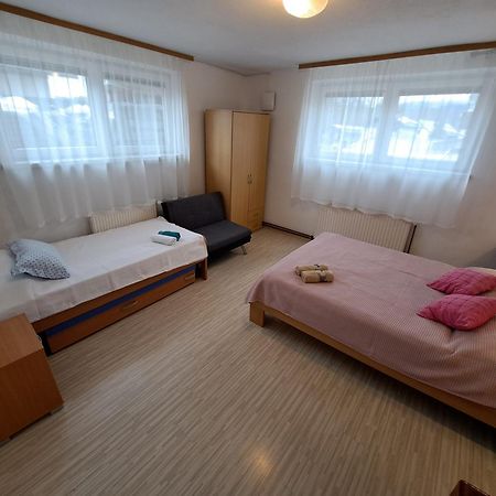 Lukovica pri Domžalah Apartments Bukor With Seasonal Pool מראה חיצוני תמונה