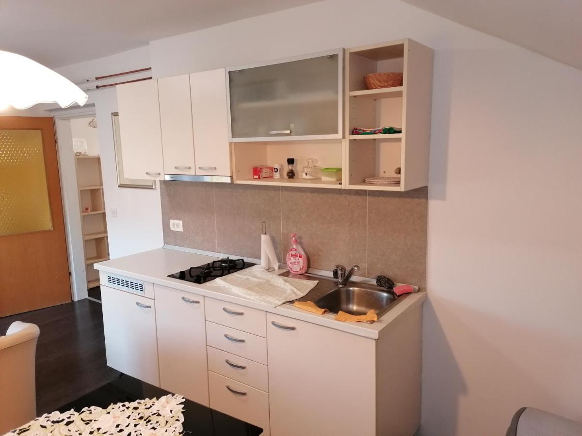 Lukovica pri Domžalah Apartments Bukor With Seasonal Pool מראה חיצוני תמונה