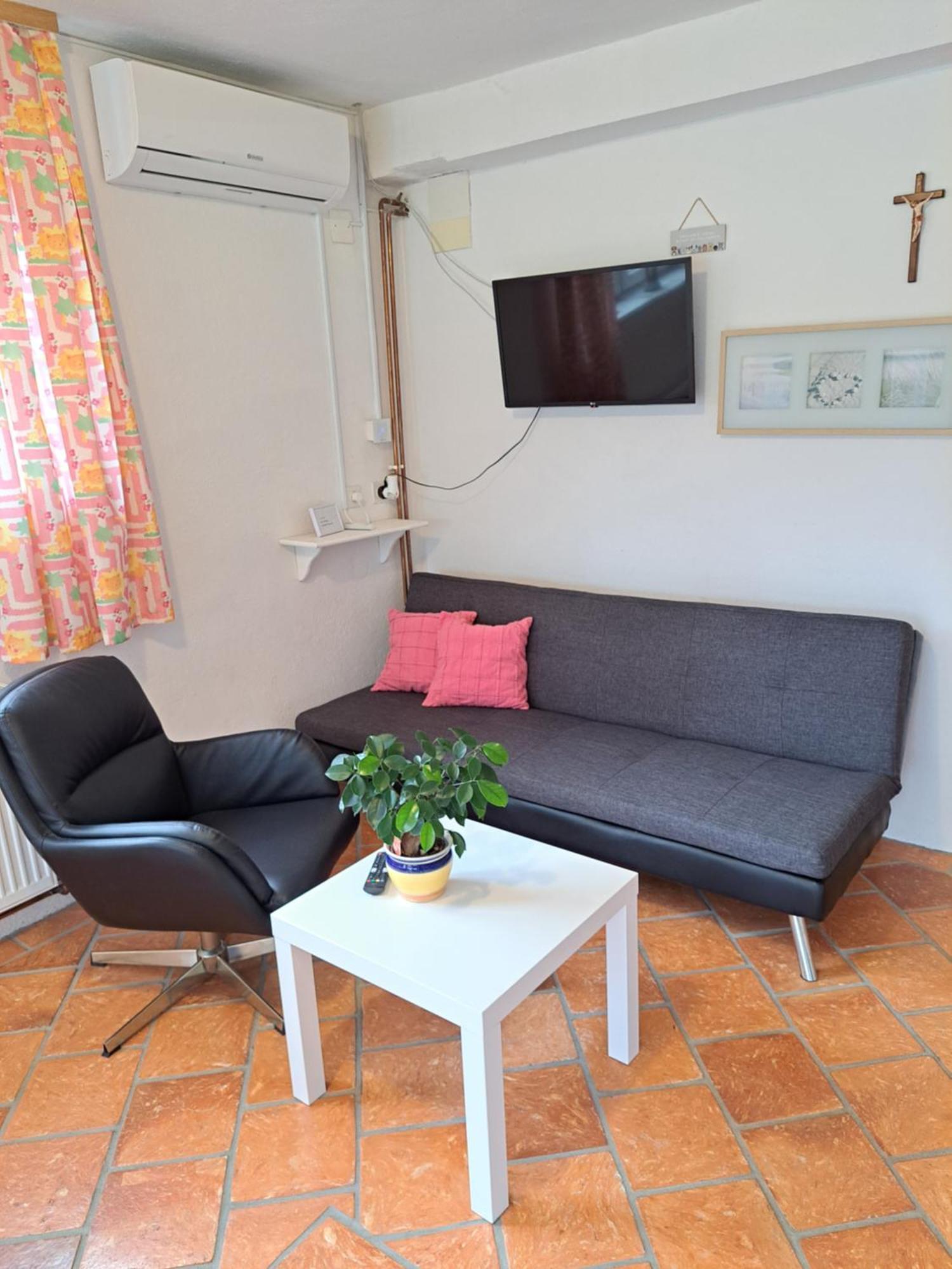 Lukovica pri Domžalah Apartments Bukor With Seasonal Pool מראה חיצוני תמונה