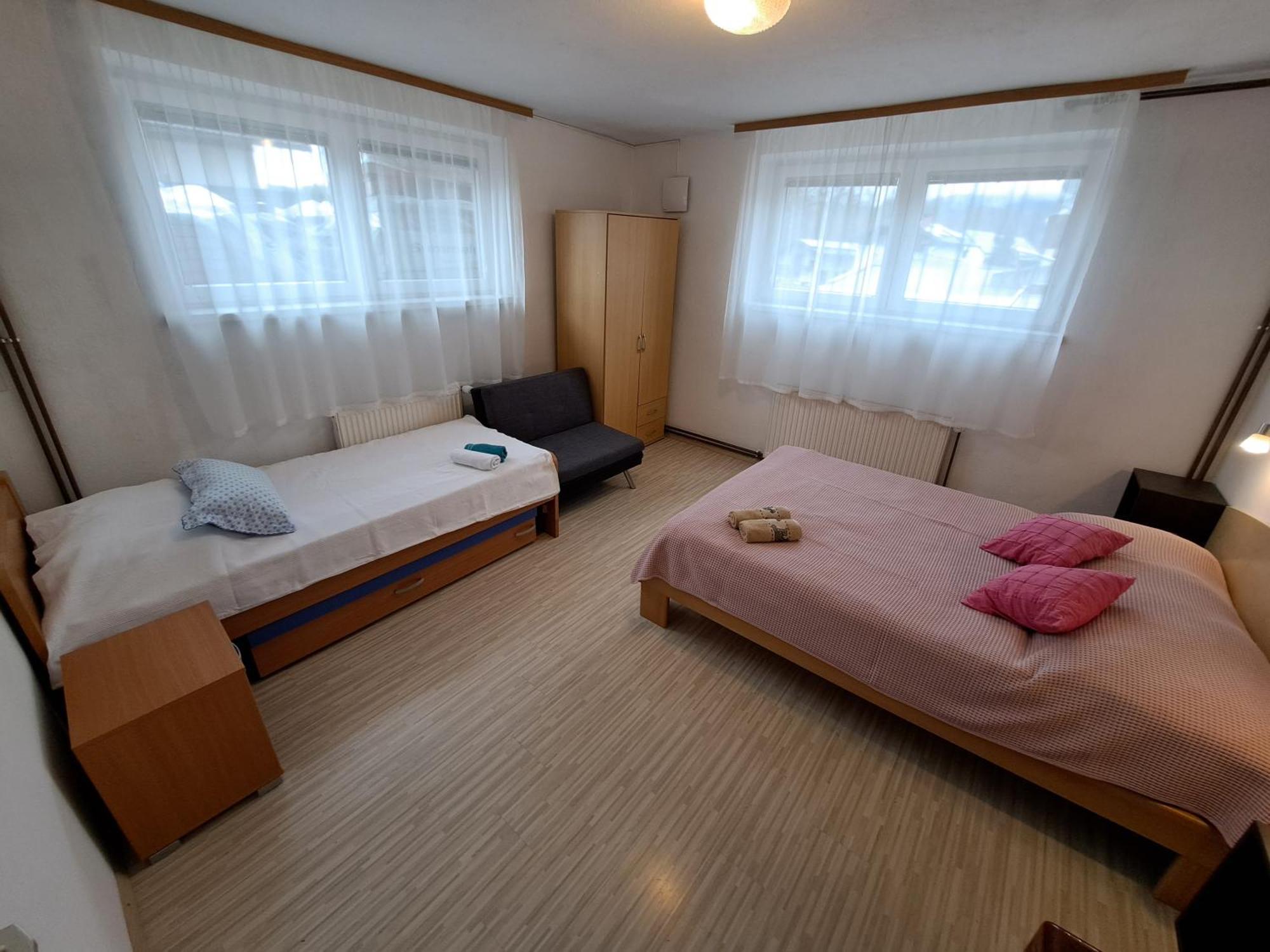 Lukovica pri Domžalah Apartments Bukor With Seasonal Pool מראה חיצוני תמונה